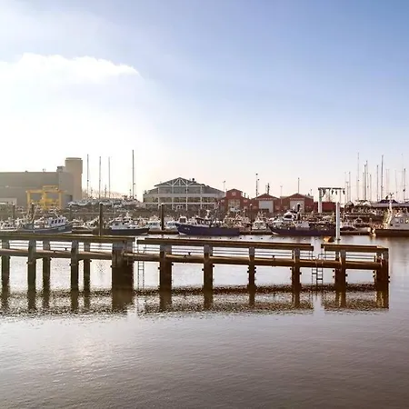 Met Jachthavenzicht Zeebrugge *